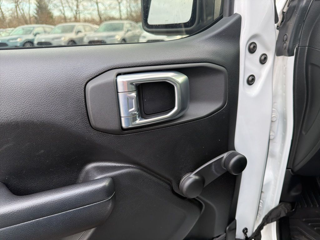 Thumbnail: 2021 Jeep Wrangler - 28