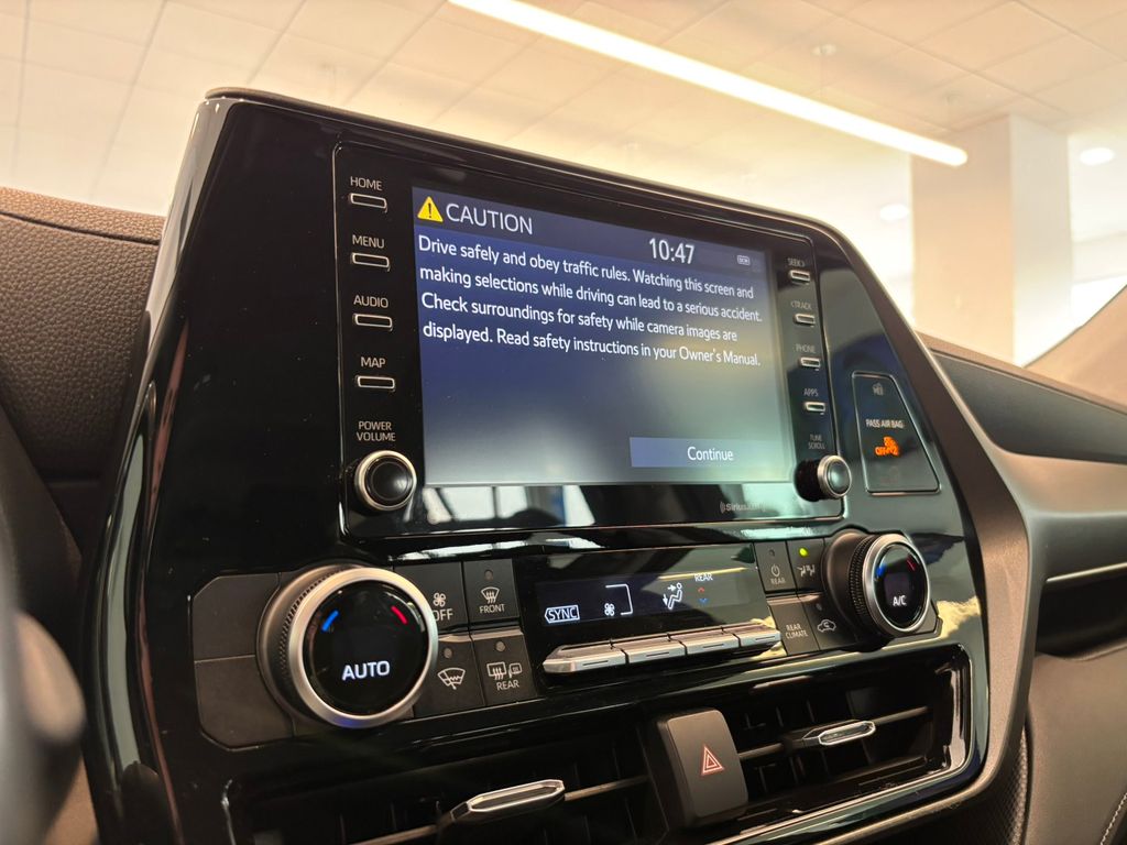 2021 Toyota Highlander Hybrid LE