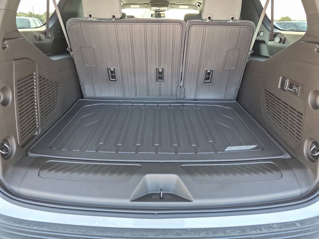 New 2026 White GMC Elevation image 40