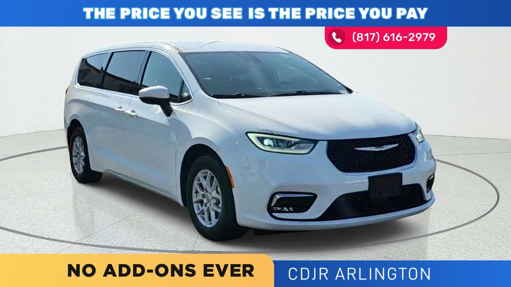 Bright White Clearcoat 2023 Chrysler Pacifica Minivan Front-Wheel Drive 9-Speed Automatic
