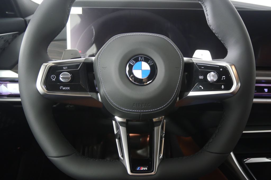 Thumbnail: 2026 BMW 7 Series - 19