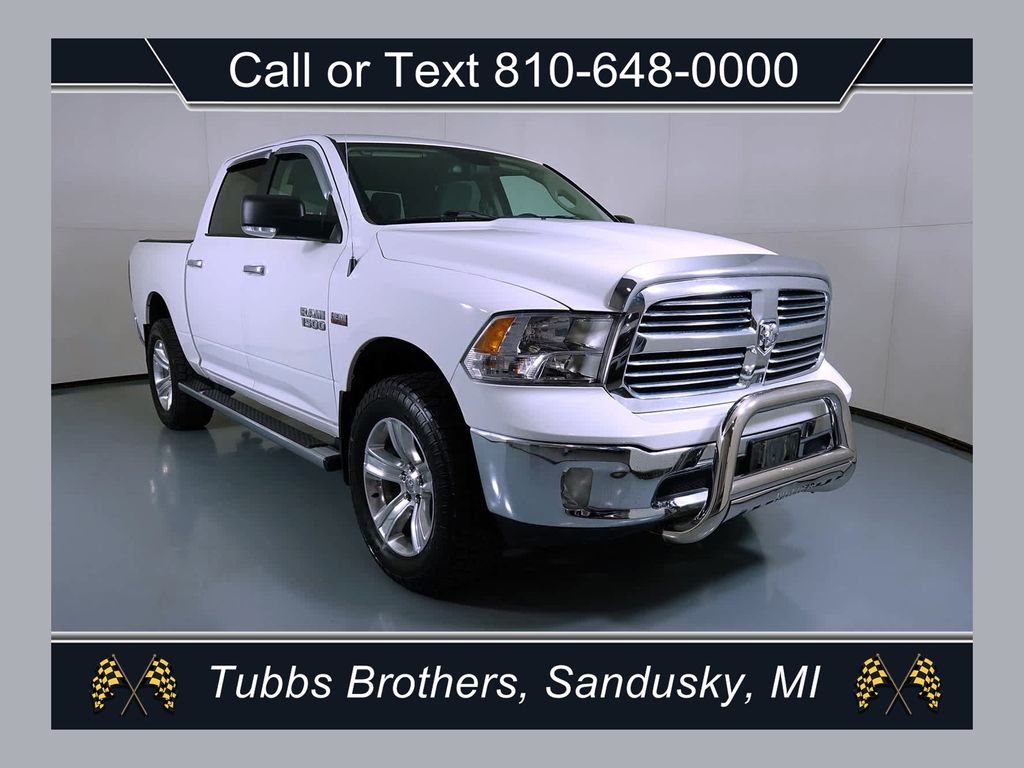 Bright White Clearcoat 2017 RAM 1500 Pickup Truck Four-Wheel Drive 8-Speed Automatic