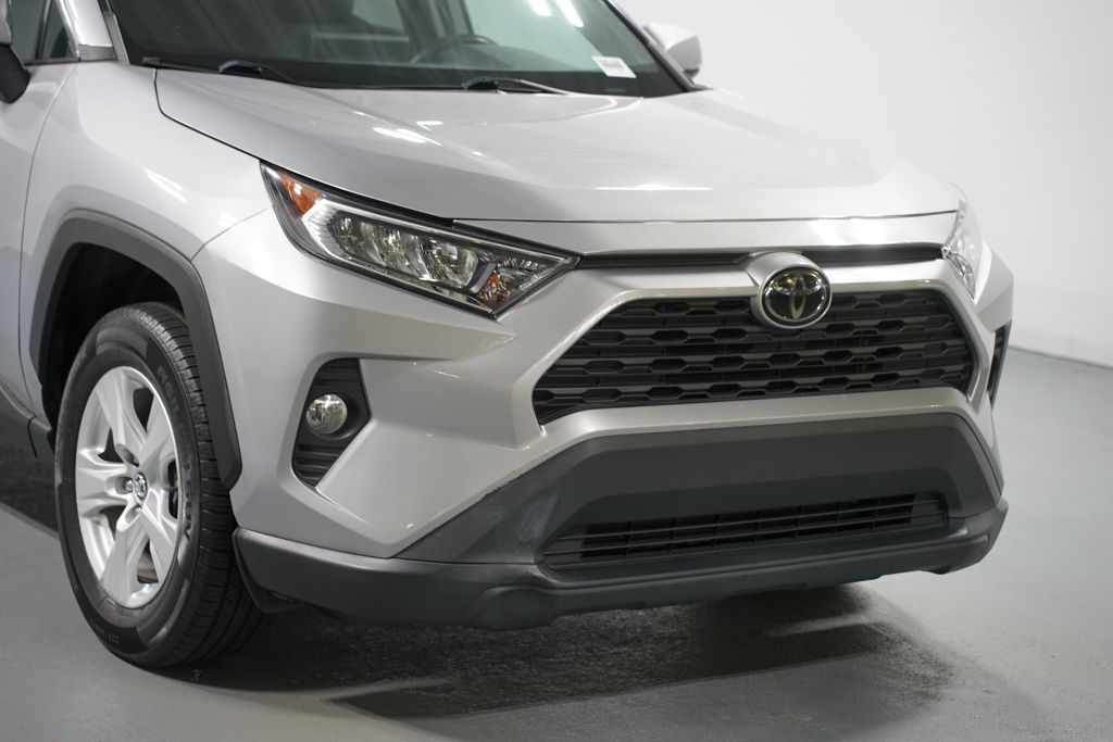 Thumbnail: 2020 Toyota RAV4 - 4