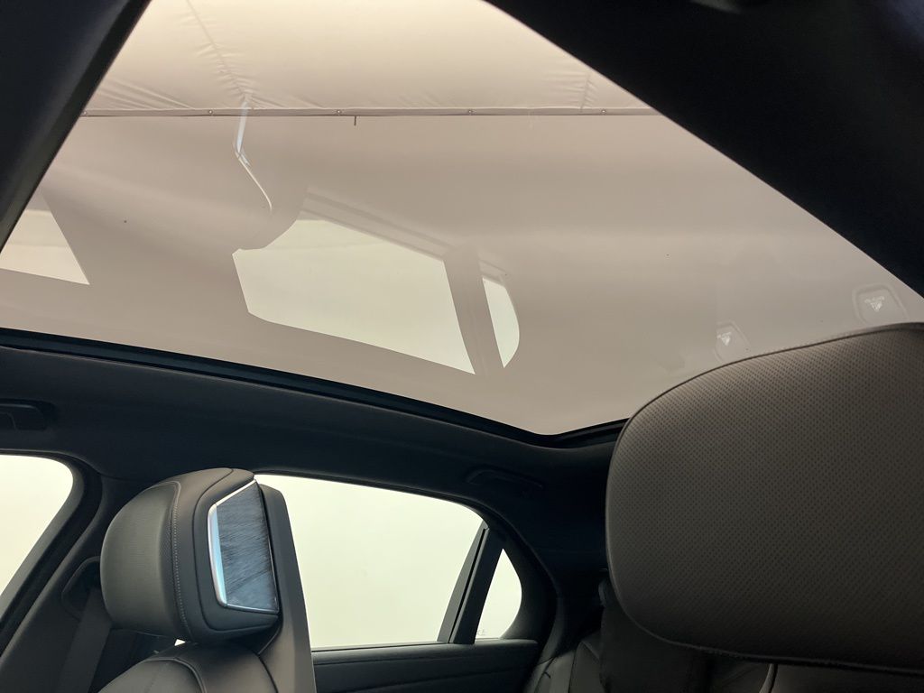 Thumbnail: 2024 BMW i7 - 22