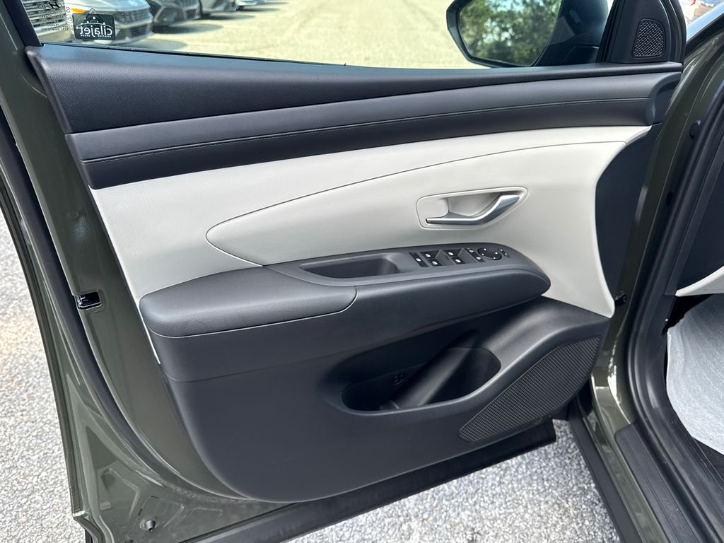 New 2026 Green Hyundai SE image 10