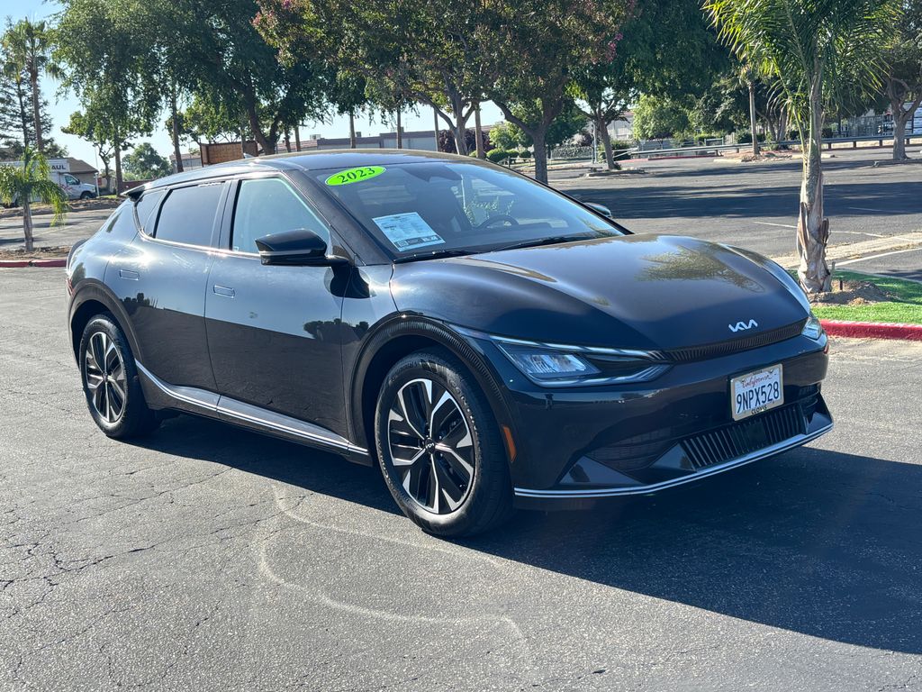 Thumbnail: 2023 Kia EV6 - 3
