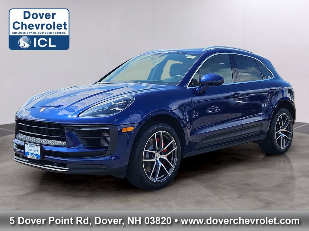  2022 Porsche Macan S AWD   