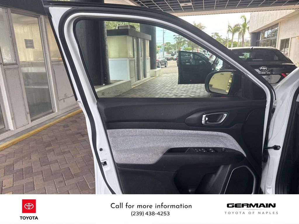 2022 Jeep Compass Latitude photo 6