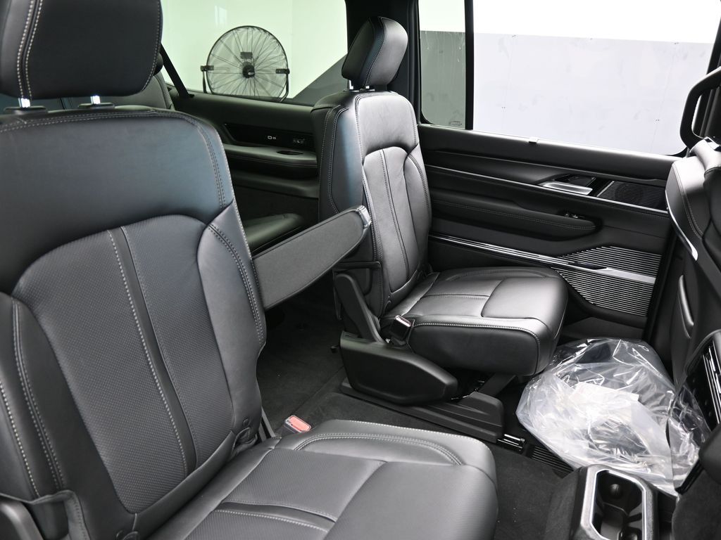 New 2026 High Gloss Black Jeep Summit Obsidian image 45