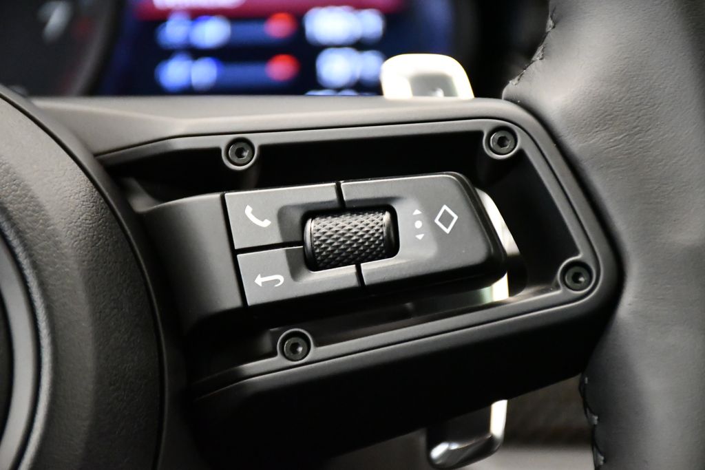 Thumbnail: 2026 Porsche Macan - 27