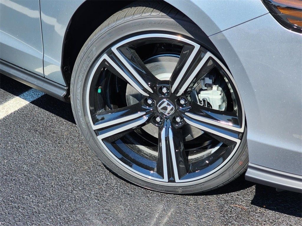Certified Used 2024  Honda Sport image 16