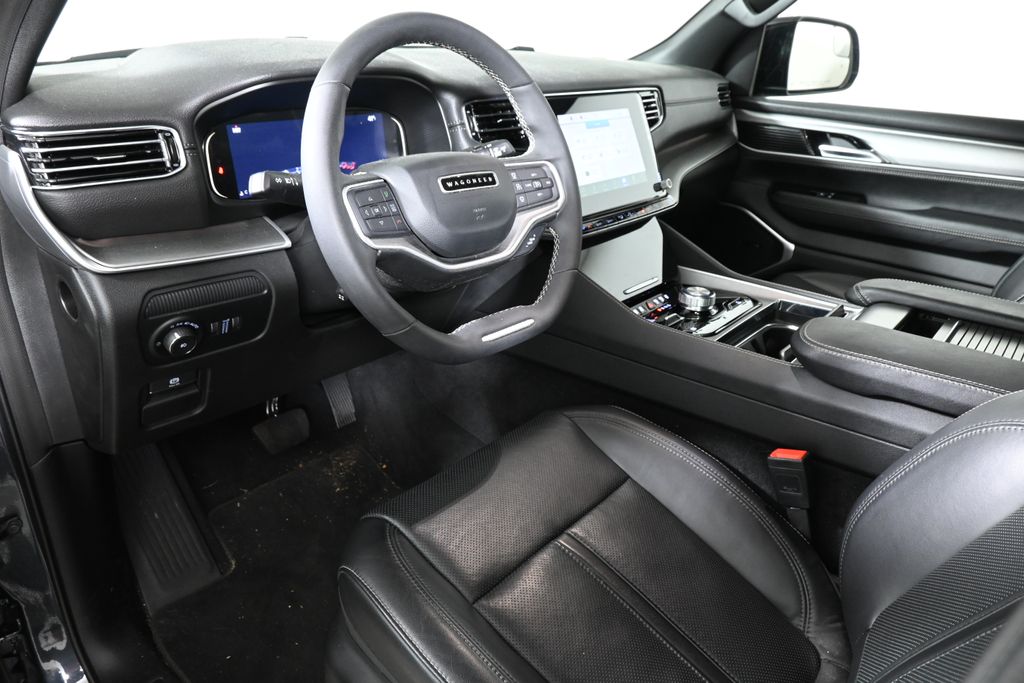 Thumbnail: 2025 Jeep Wagoneer - 4