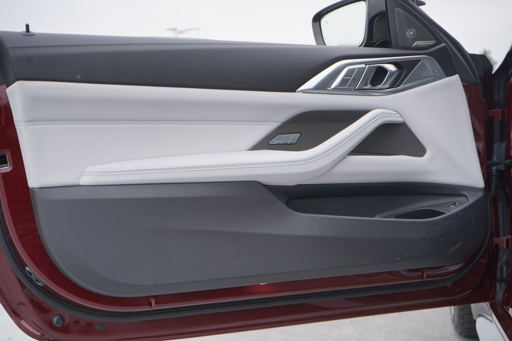 2025 BMW M4 Competition 10