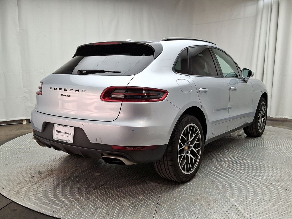 2018 Porsche Macan Base 4