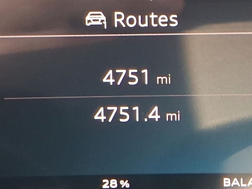 Thumbnail: 2025 Audi e-tron S - 21