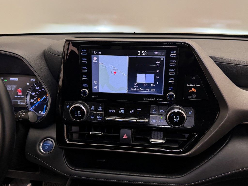 2020 Toyota Highlander XLE 27