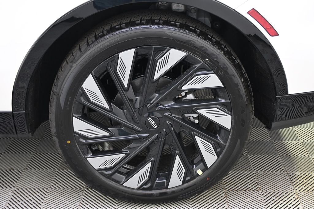 New 2026 White Lincoln Reserve image 18