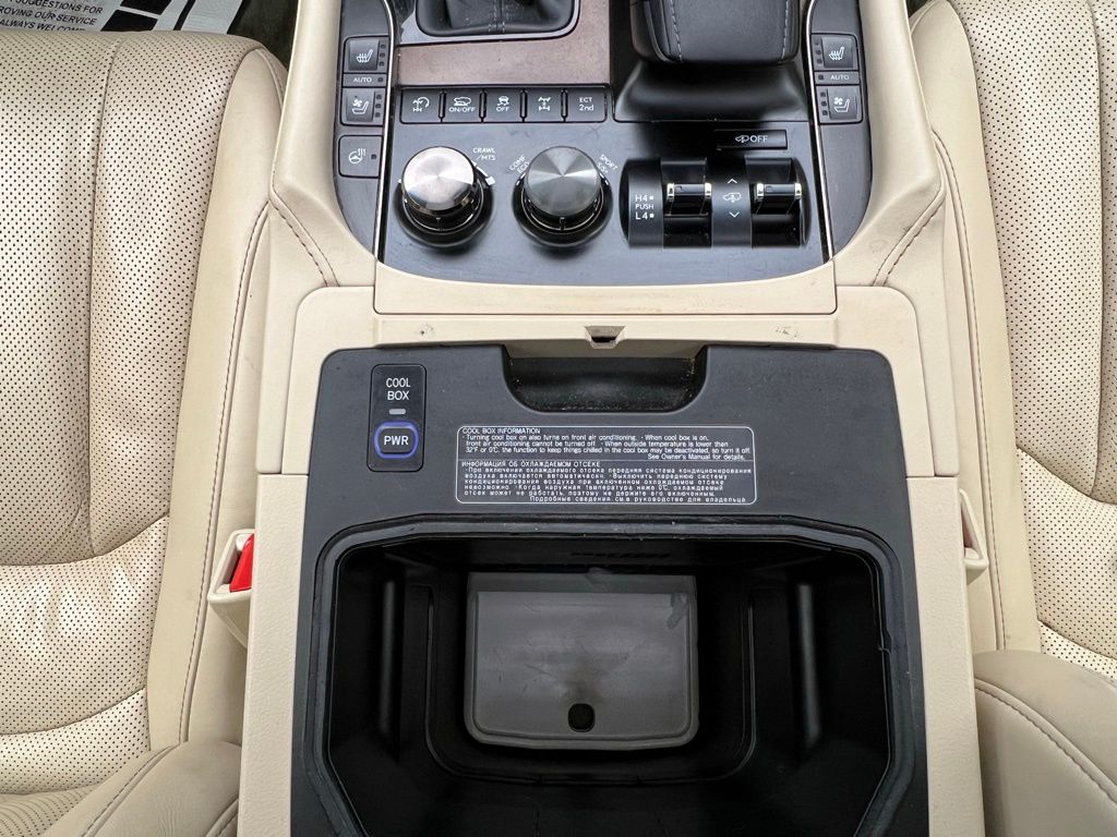 Thumbnail: 2016 Lexus LX - 24