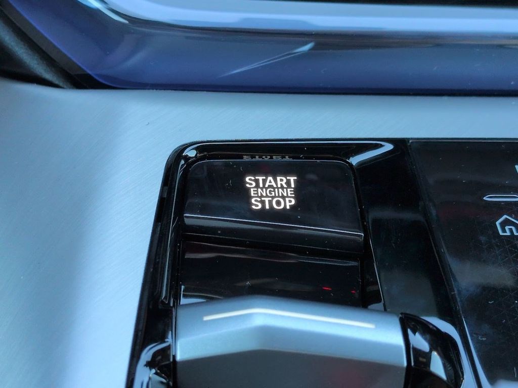New 2026 White BMW 30 xDrive image 29