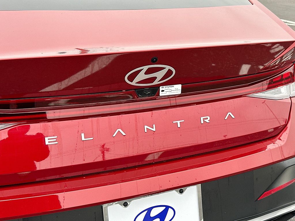 2025 Hyundai Elantra SEL 22