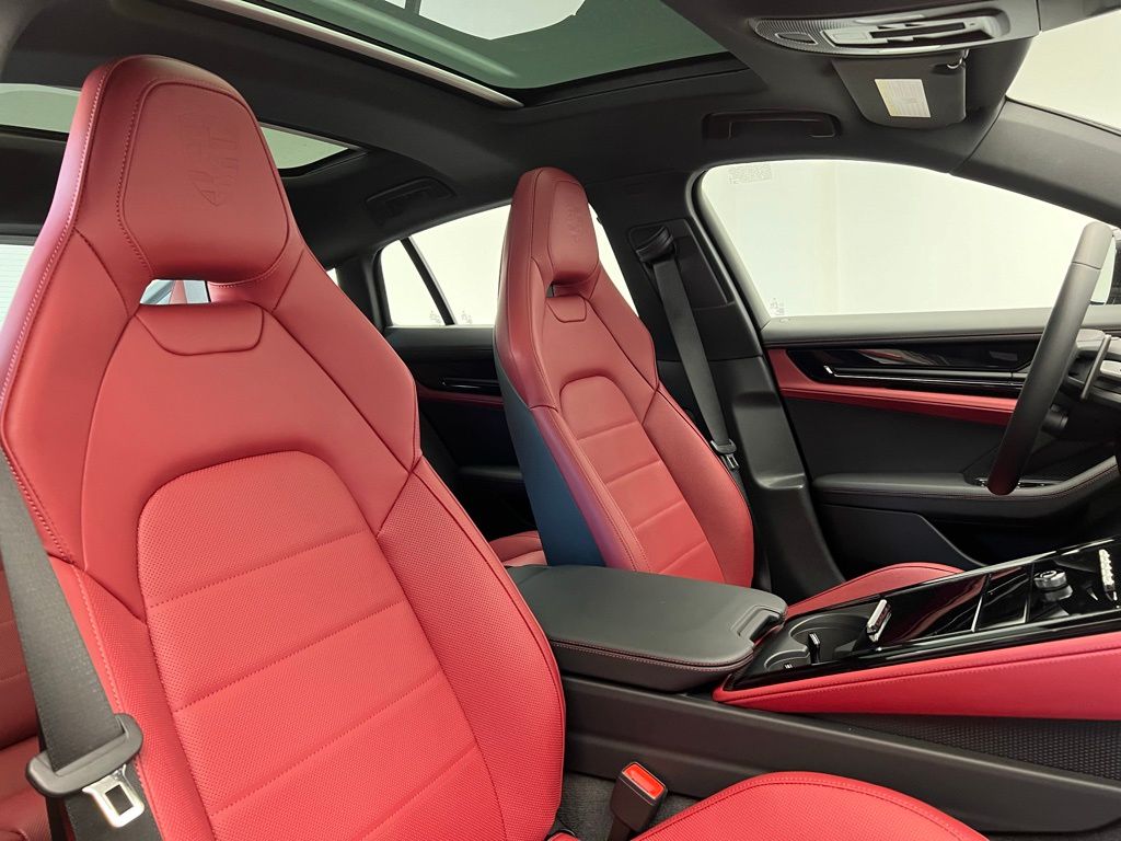 Thumbnail: 2025 Porsche Panamera - 20