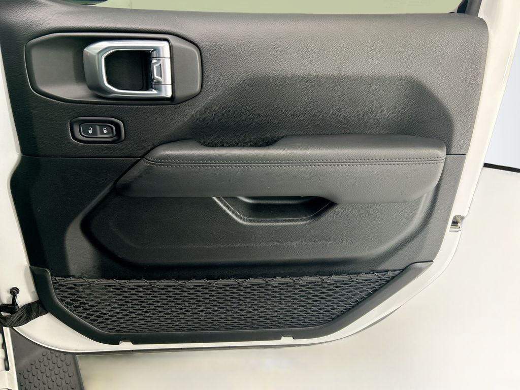 Thumbnail: 2021 Jeep Wrangler - 24