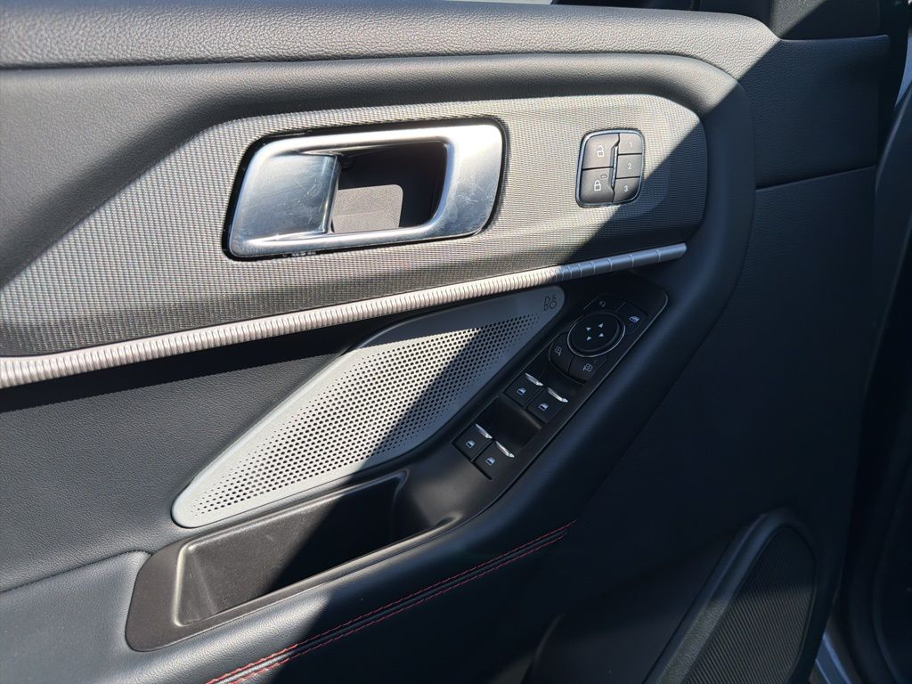 Thumbnail: 2025 Ford Explorer - 30