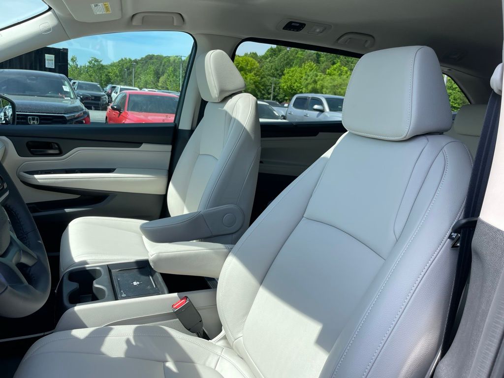 Thumbnail: 2026 Honda Odyssey - 26