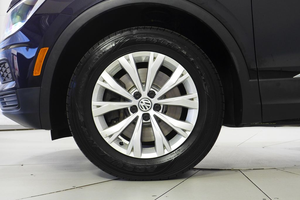 Thumbnail: 2018 Volkswagen Tiguan - 5