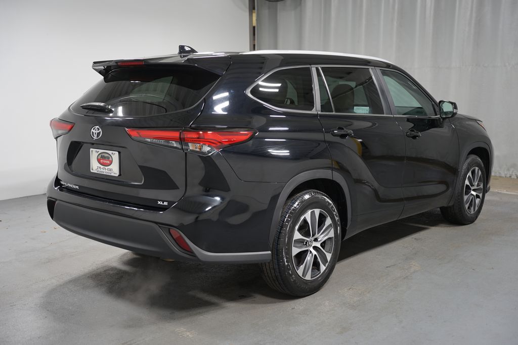 2023 Toyota Highlander XLE 8