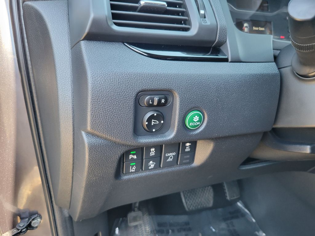 Thumbnail: 2019 Honda Ridgeline - 25