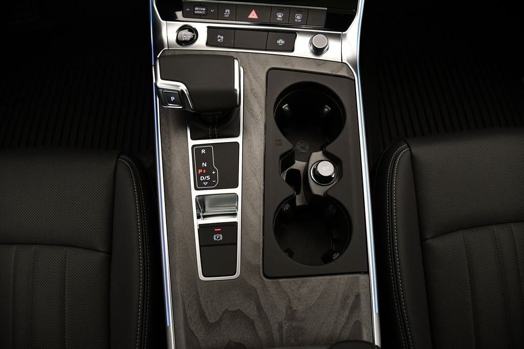 2025 Audi A6  30