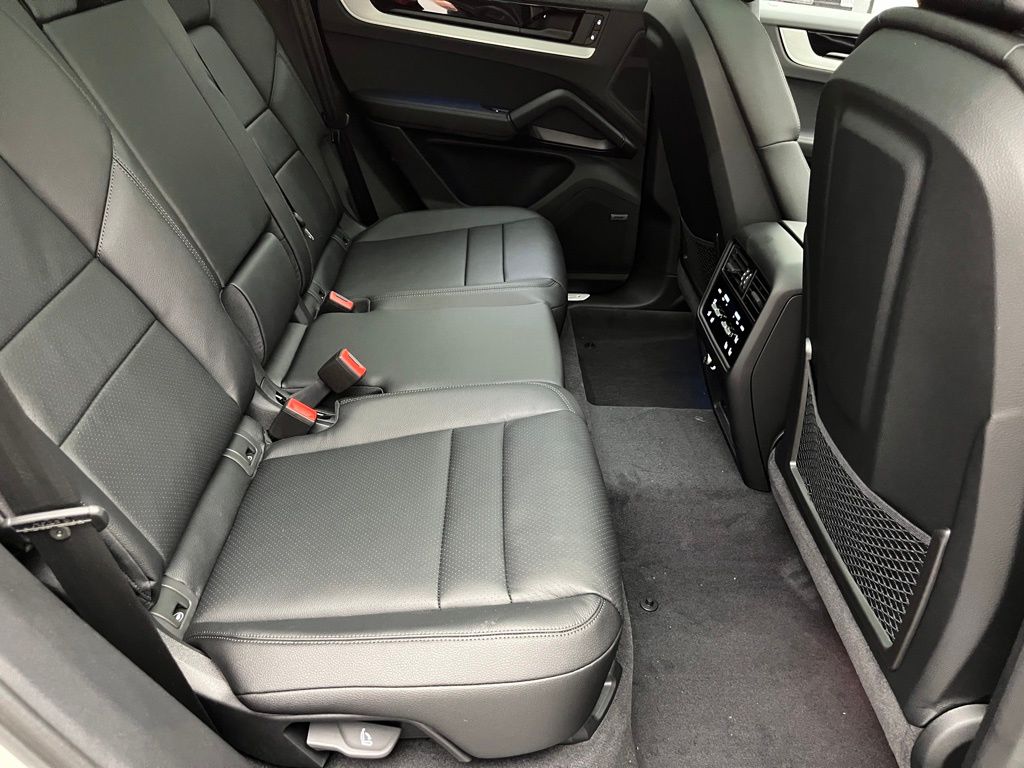 Thumbnail: 2026 Porsche Cayenne - 27