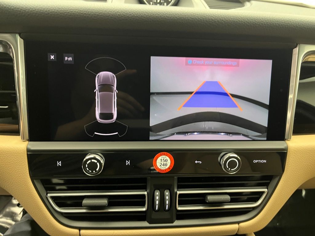 Thumbnail: 2025 Porsche Macan - 17