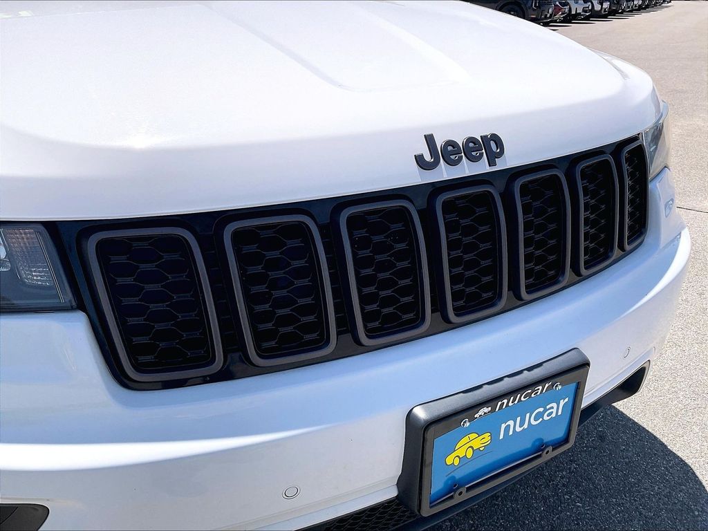 2021 Jeep Grand Cherokee — photo 28