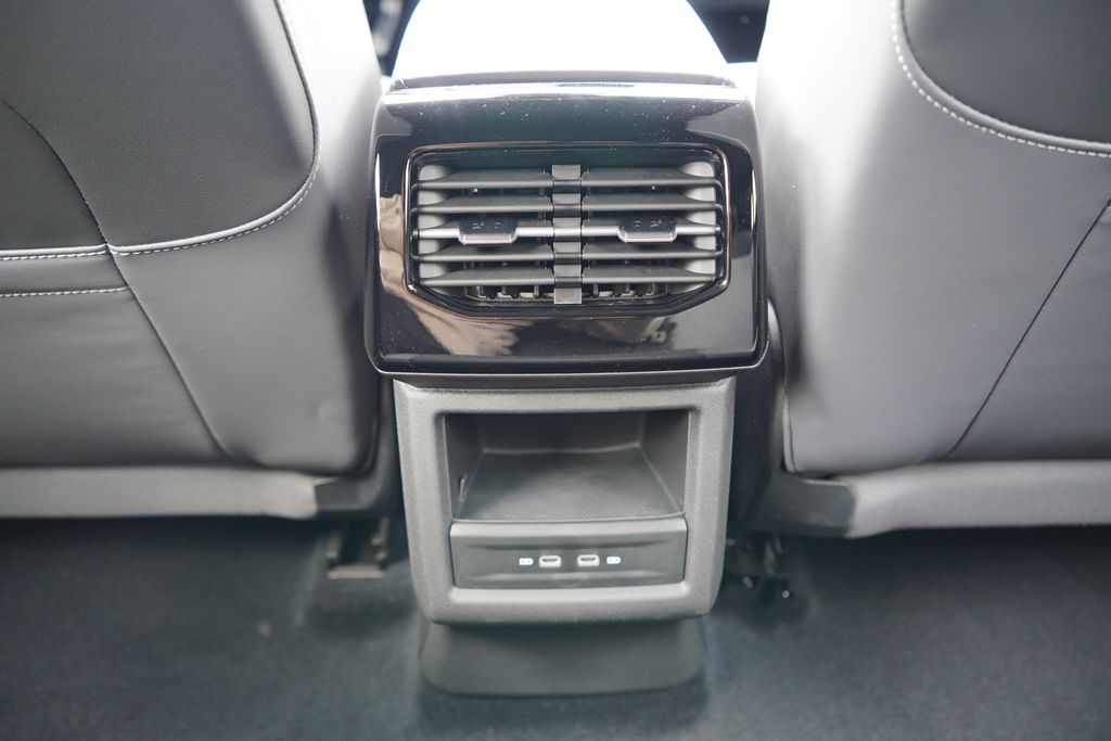 2025 Volkswagen ID.4 Pro 17