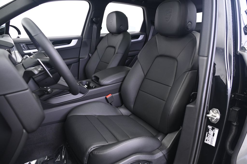 Thumbnail: 2025 Porsche Cayenne - 5