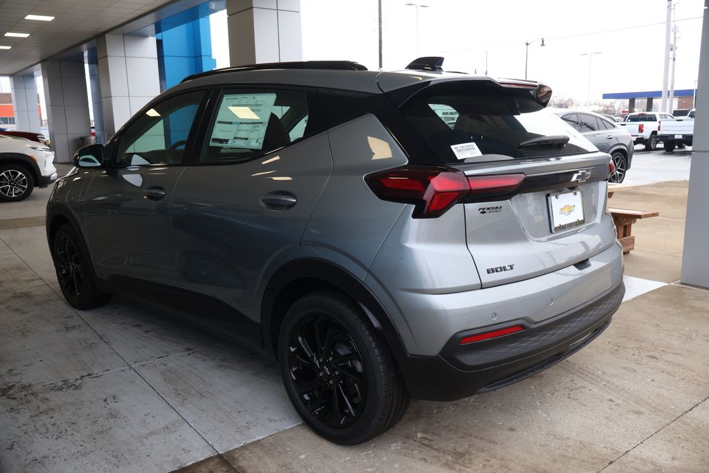 Thumbnail: 2027 Chevrolet Bolt EV - 11