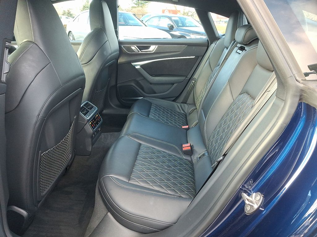 Thumbnail: 2020 Audi S7 - 10