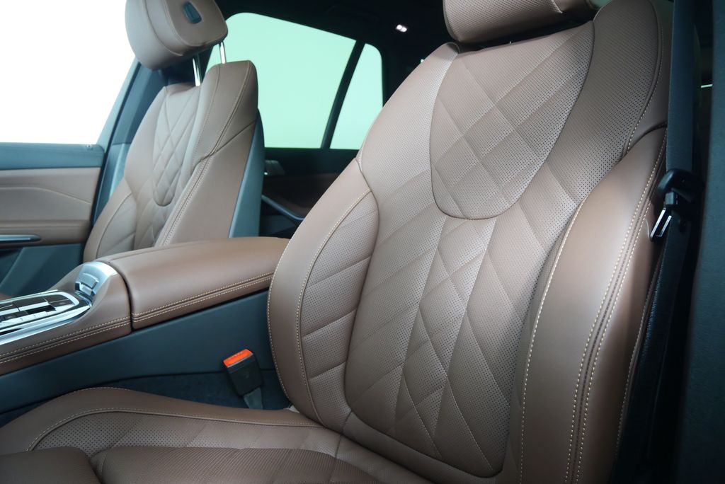 Thumbnail: 2026 BMW X5 - 10
