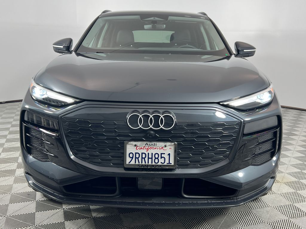 Thumbnail: 2025 Audi Q6 e-tron - 8