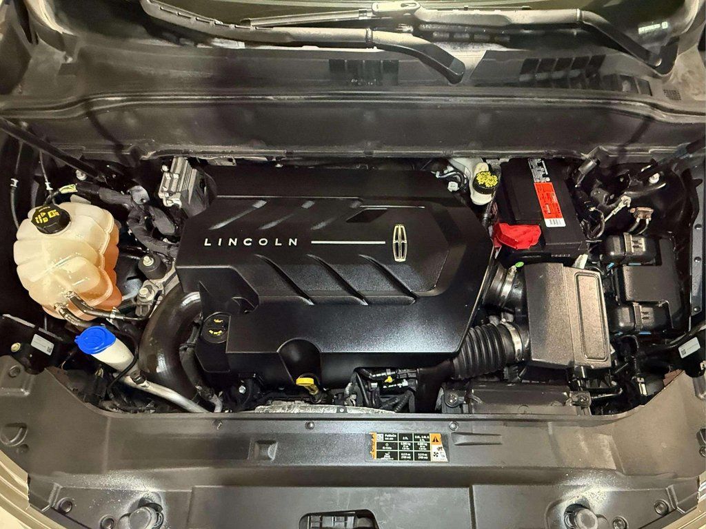 Used 2017 Midnight Sapphire Blue Metallic Lincoln Reserve image 27
