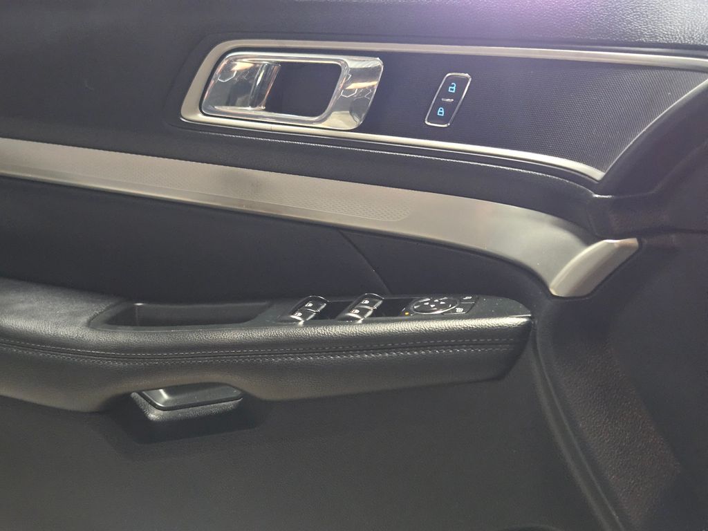 2016 Ford Explorer XLT - Photo 20