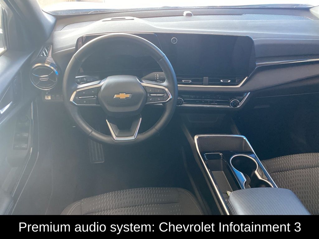 Used 2025 White Chevrolet LT image 5