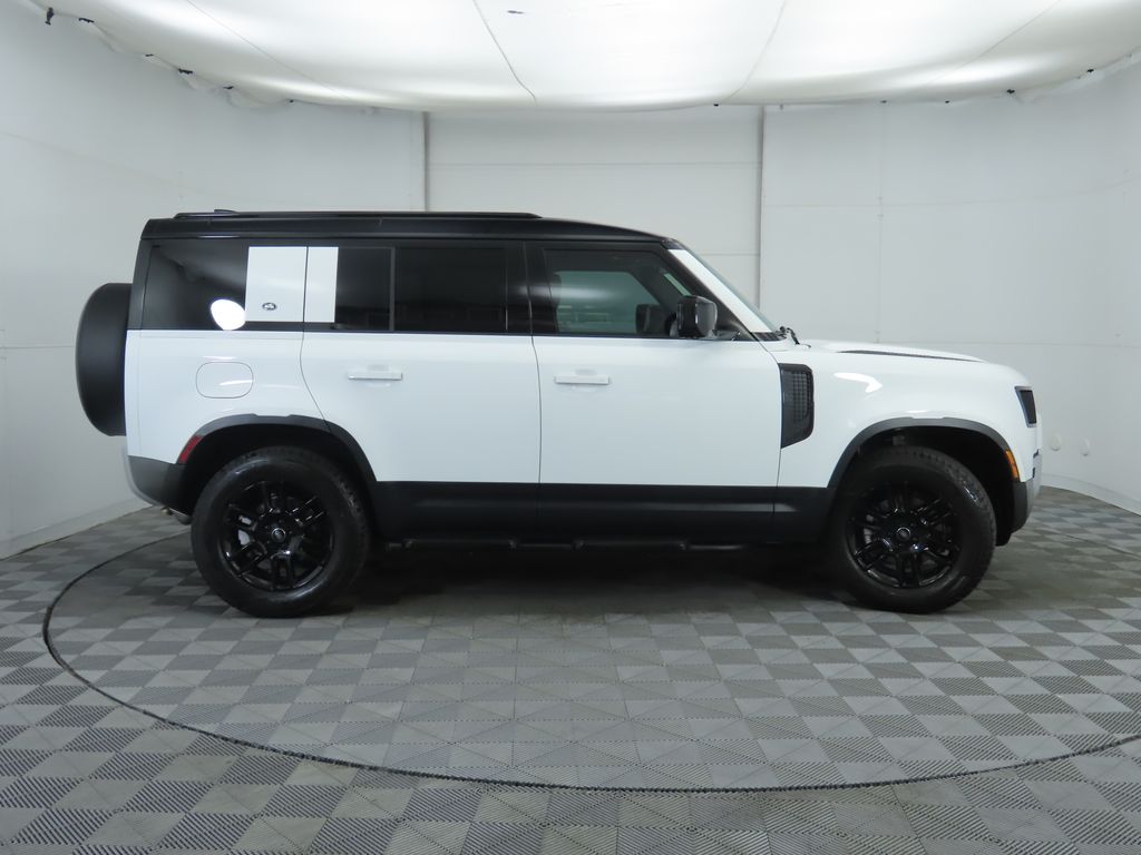 Thumbnail: 2024 Land Rover Defender - 4