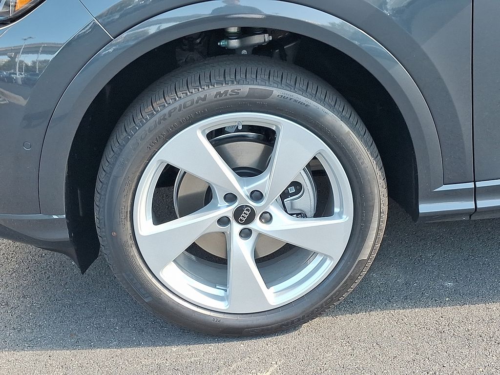 Thumbnail: 2025 Audi Q5 - 6