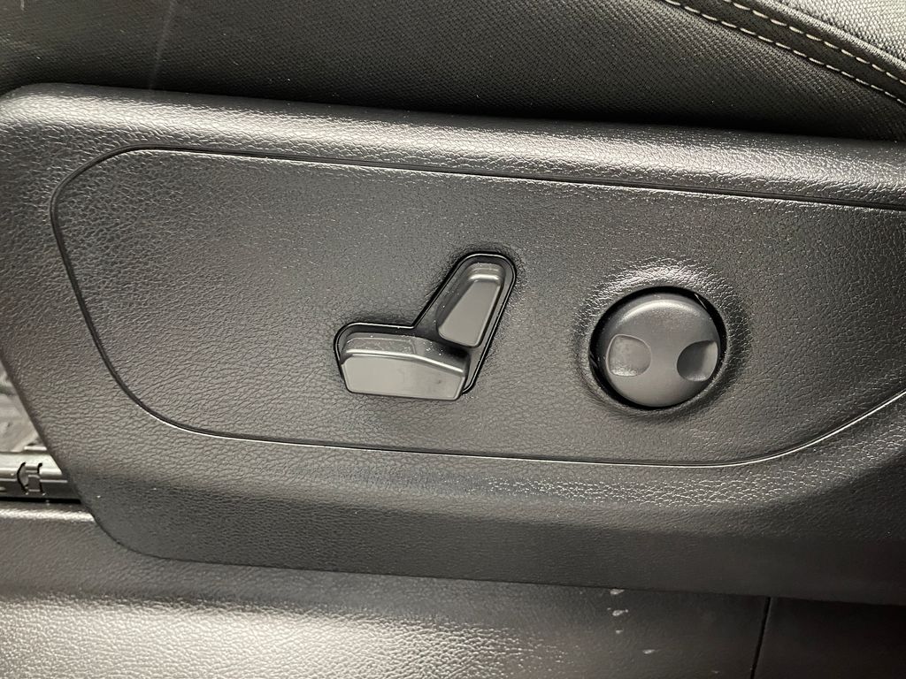 Thumbnail: 2025 RAM 1500 - 14