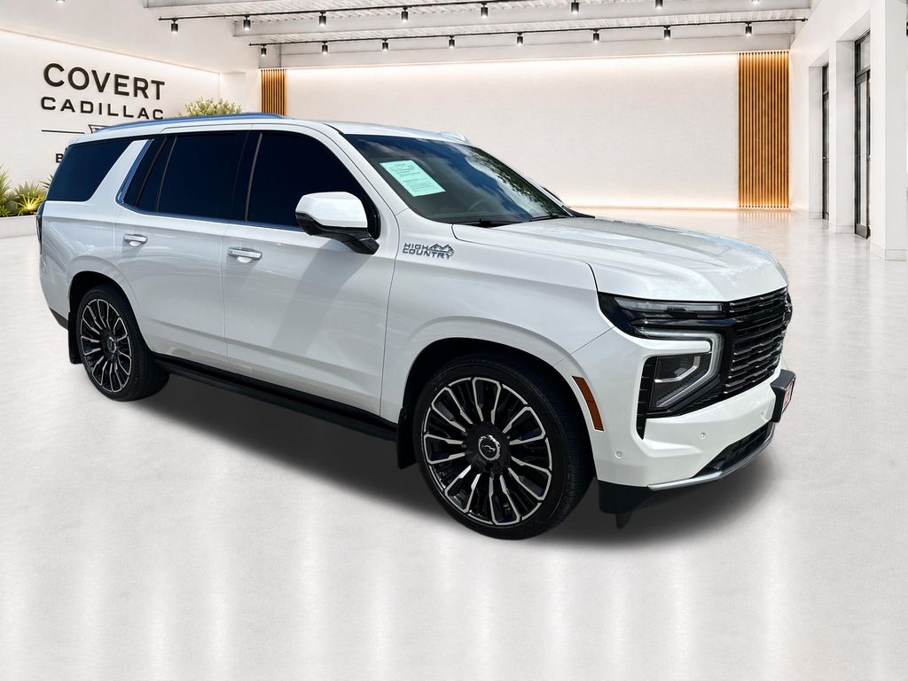 White (Iridescent Pearl Tricoat) 2025 Chevrolet Tahoe SUV / Crossover Four-Wheel Drive 