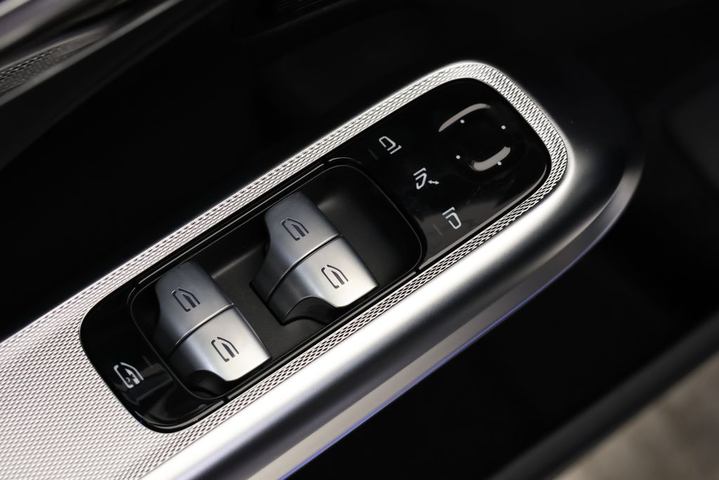 Thumbnail: 2026 Mercedes-Benz E-Class - 32