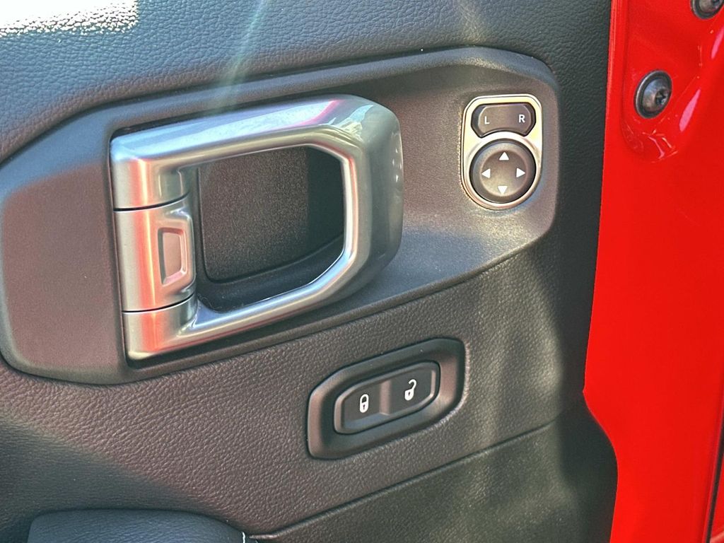 Thumbnail: 2022 Jeep Wrangler - 30